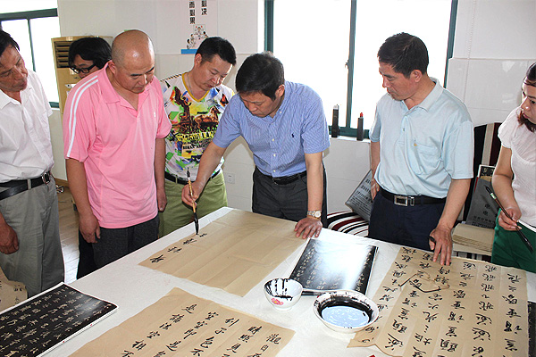 中國人民大學(xué)、北京師范大學(xué)王學(xué)嶺書法工作室在安邦集團(tuán)面授會(圖2)